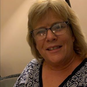 Meet your Posher, Debbie